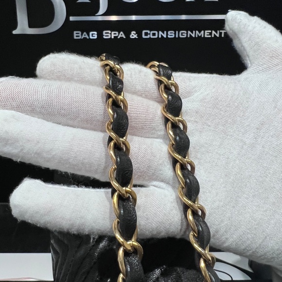 Chanel Goatskin Chevron Medium Single Flap - Picture 9 of 12